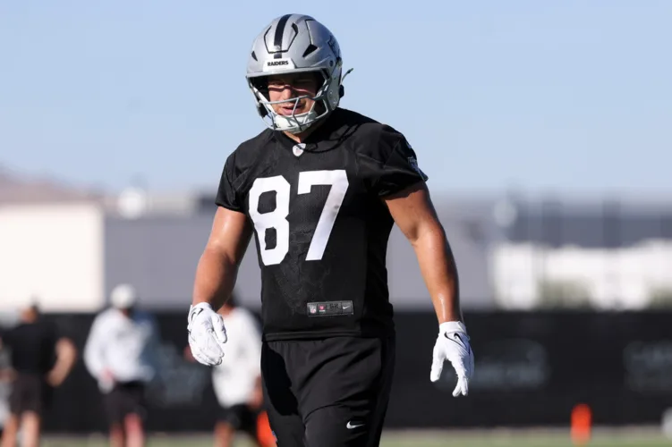 Brock Bowers returns to form at Raiders camp as Michael Mayer shows progress